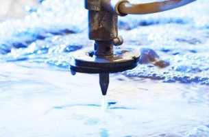 Corte a jato de água em latão com alta precisão